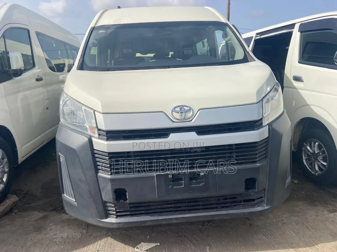 Toyota HiAce 2021 White