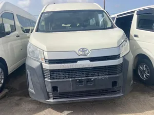 Toyota HiAce 2021 White