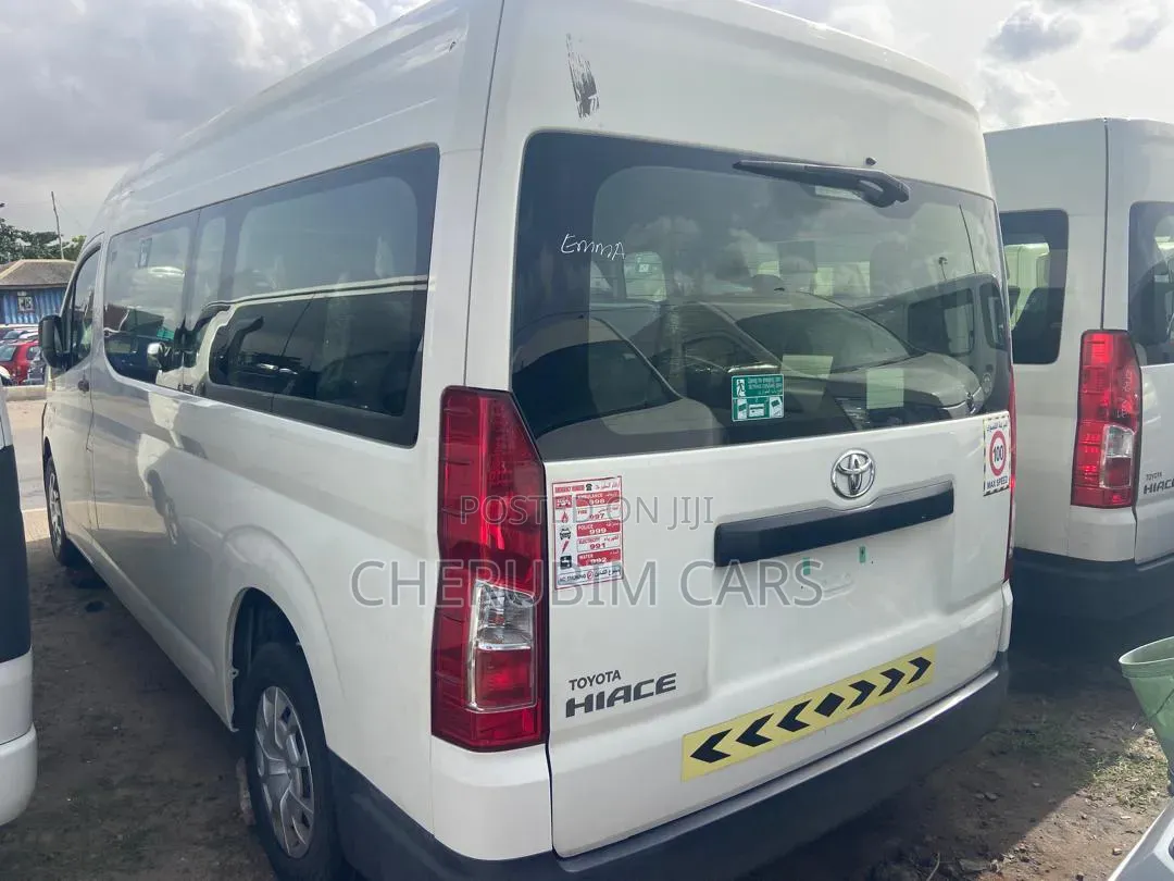 Toyota HiAce 2021 White
