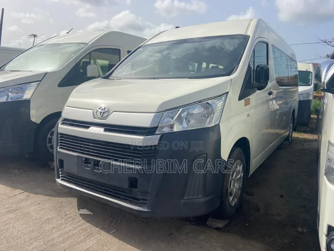 Toyota HiAce 2021 White
