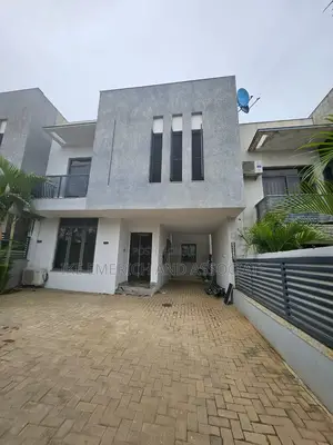 4bdrm Duplex in Life Camp for rent