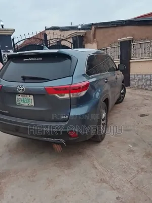 Toyota Highlander LE 4dr SUV (3.5L 6cyl 6A) 2015 Blue