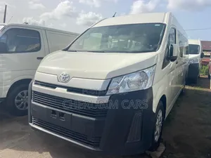 Toyota HiAce 2022 White