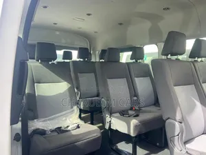 Toyota HiAce 2022 White