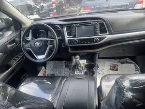 Toyota Highlander XLE V6 4x2 (3.5L 6cyl 6A) 2016 Black