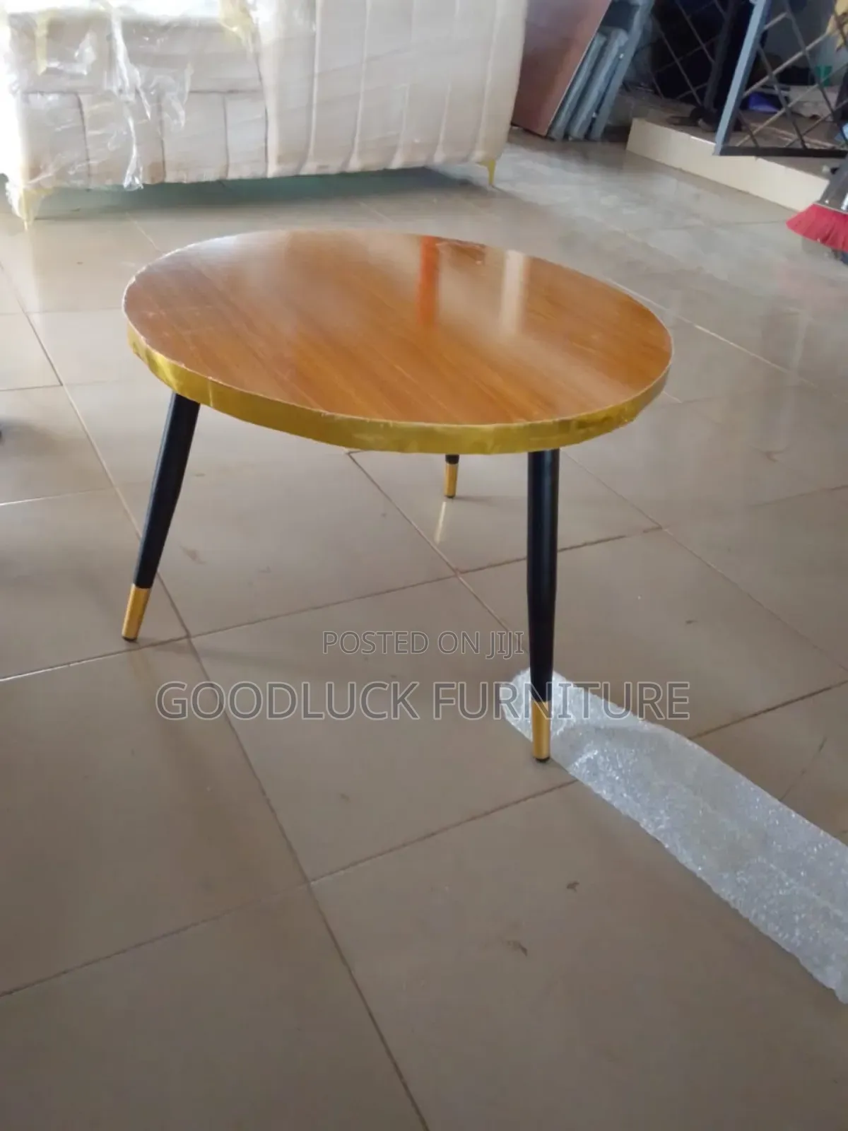 Round Center Table