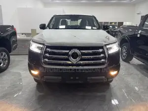 New Toyota Hilux 2025 Black