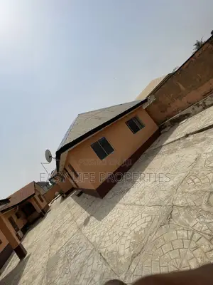 2bdrm Block of Flats in Apple Lane, Akala Express for sale