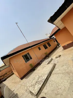 2bdrm Block of Flats in Apple Lane, Akala Express for sale