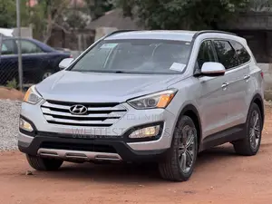 Hyundai Santa Fe Limited 4dr SUV AWD (3.3L 6cyl 6A) 2014 Silver