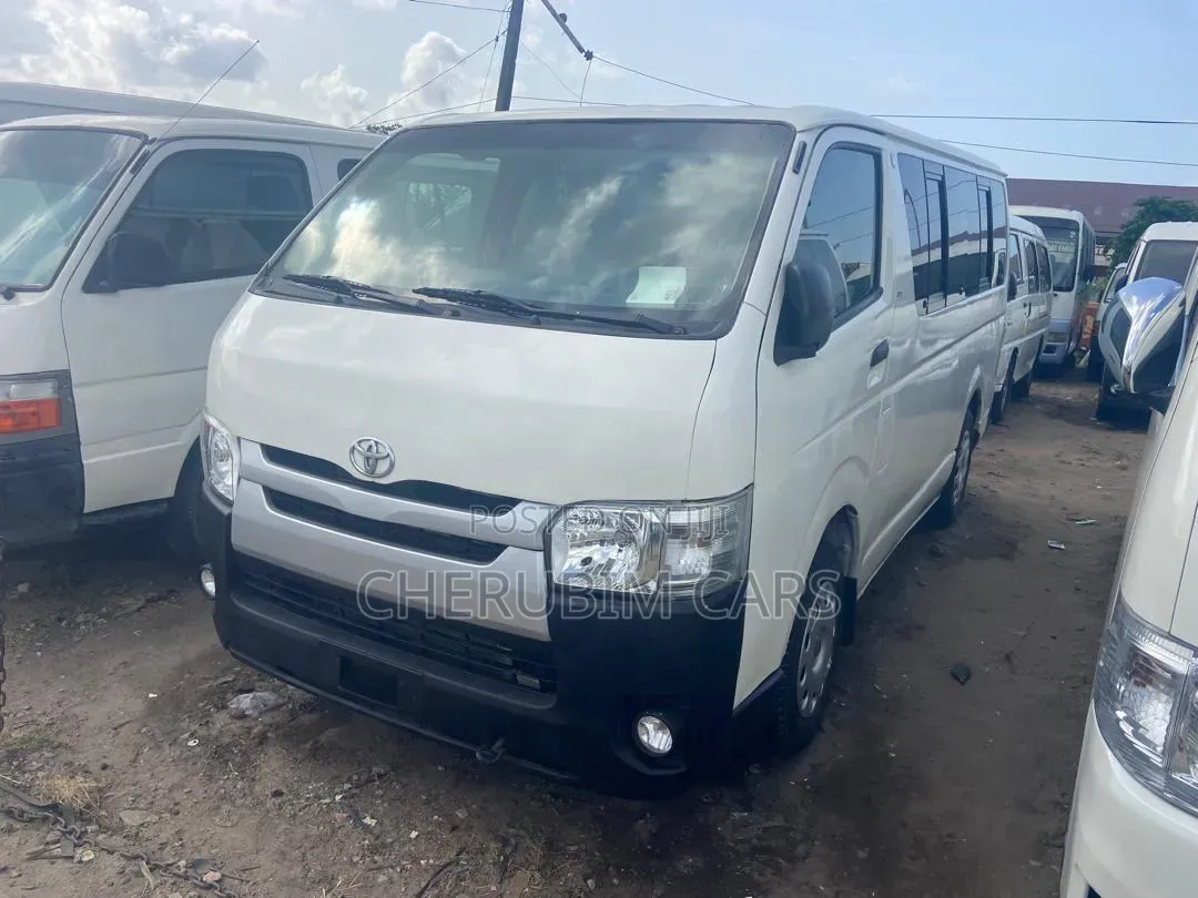 Toyota HiAce 2011 White
