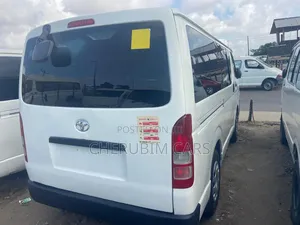 Toyota HiAce 2011 White