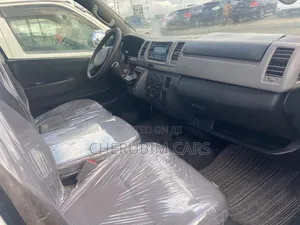 Toyota HiAce 2011 White