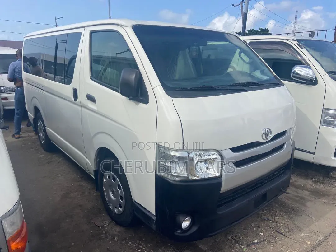Toyota HiAce 2011 White