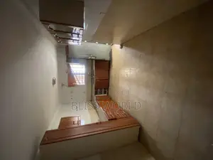 3bdrm Block of Flats in Utako for rent