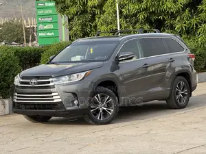 Toyota Highlander XLE V6 4x4 (3.5L 6cyl 6A) 2016 Gray