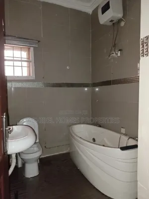 Furnished 5bdrm Duplex in Chevron for rent