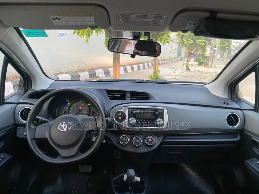 Toyota Yaris 2014 Silver