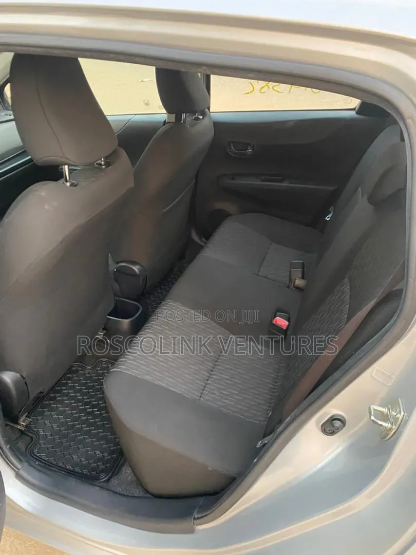 Toyota Yaris 2014 Silver