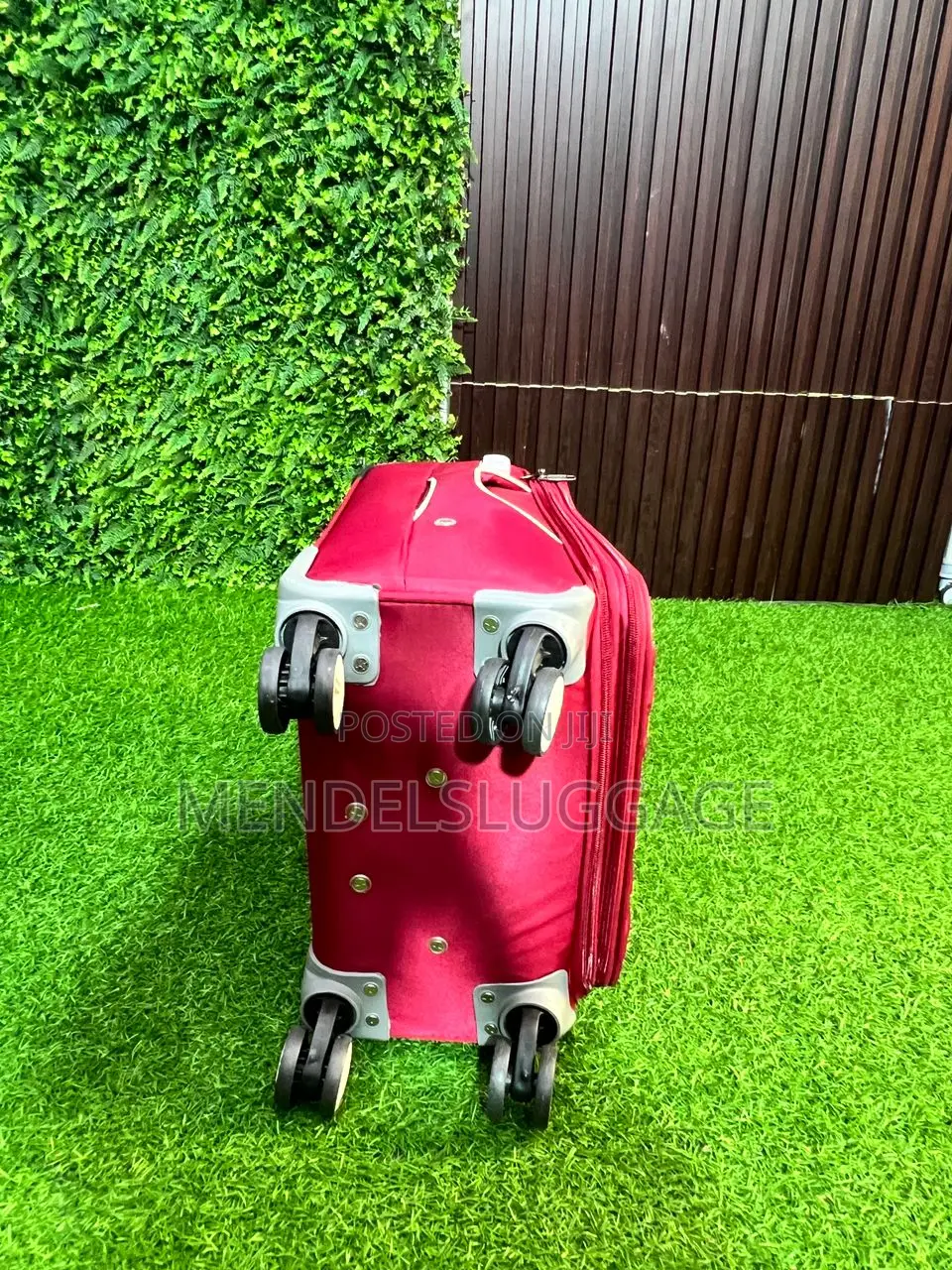 Mendels Luxury 4-Piece Ruby Red Luggage Set