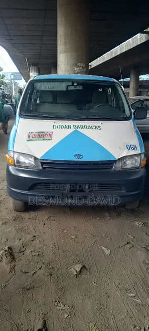 Toyota HiAce 2002 White