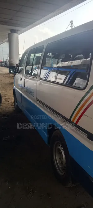 Toyota HiAce 2002 White