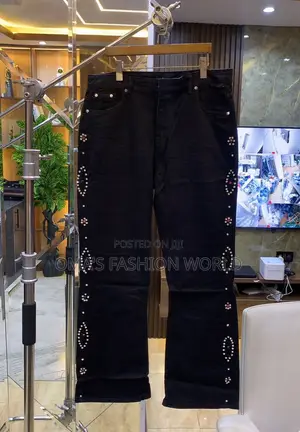 High Quality Baggy Jeans Available in Store .The Quality Is Topnotch