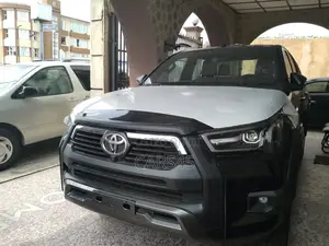 Toyota Hilux 2025 Black