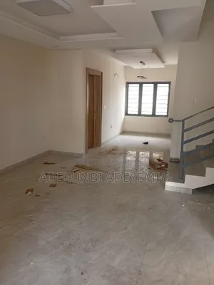 4bdrm Townhouse / Terrace in Mabushi for rent