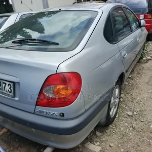 Toyota Avensis 2.0 SR D4-D 1999 Silver