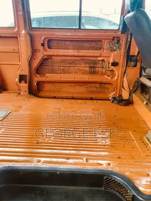 Volkswagen Transporter 2004 Orange