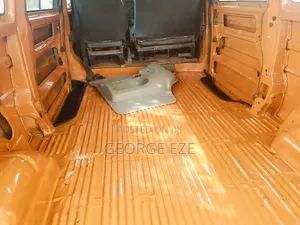 Volkswagen Transporter 2004 Orange