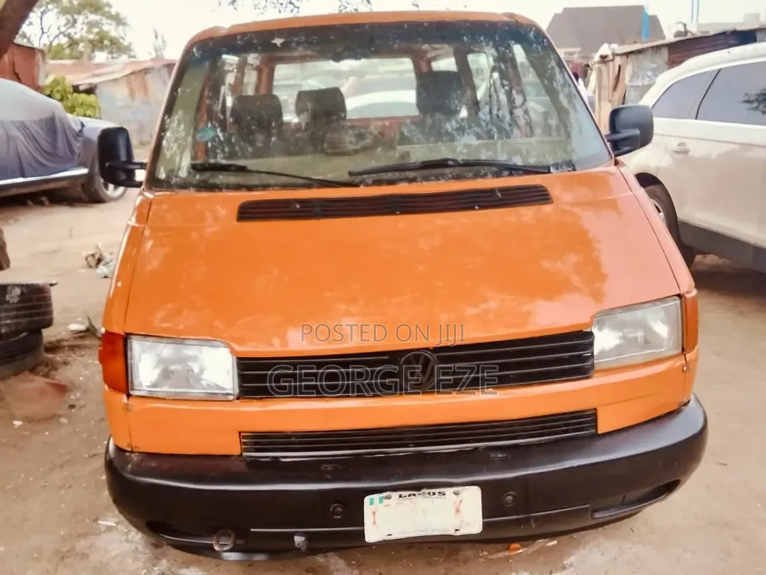 Volkswagen Transporter 2004 Orange
