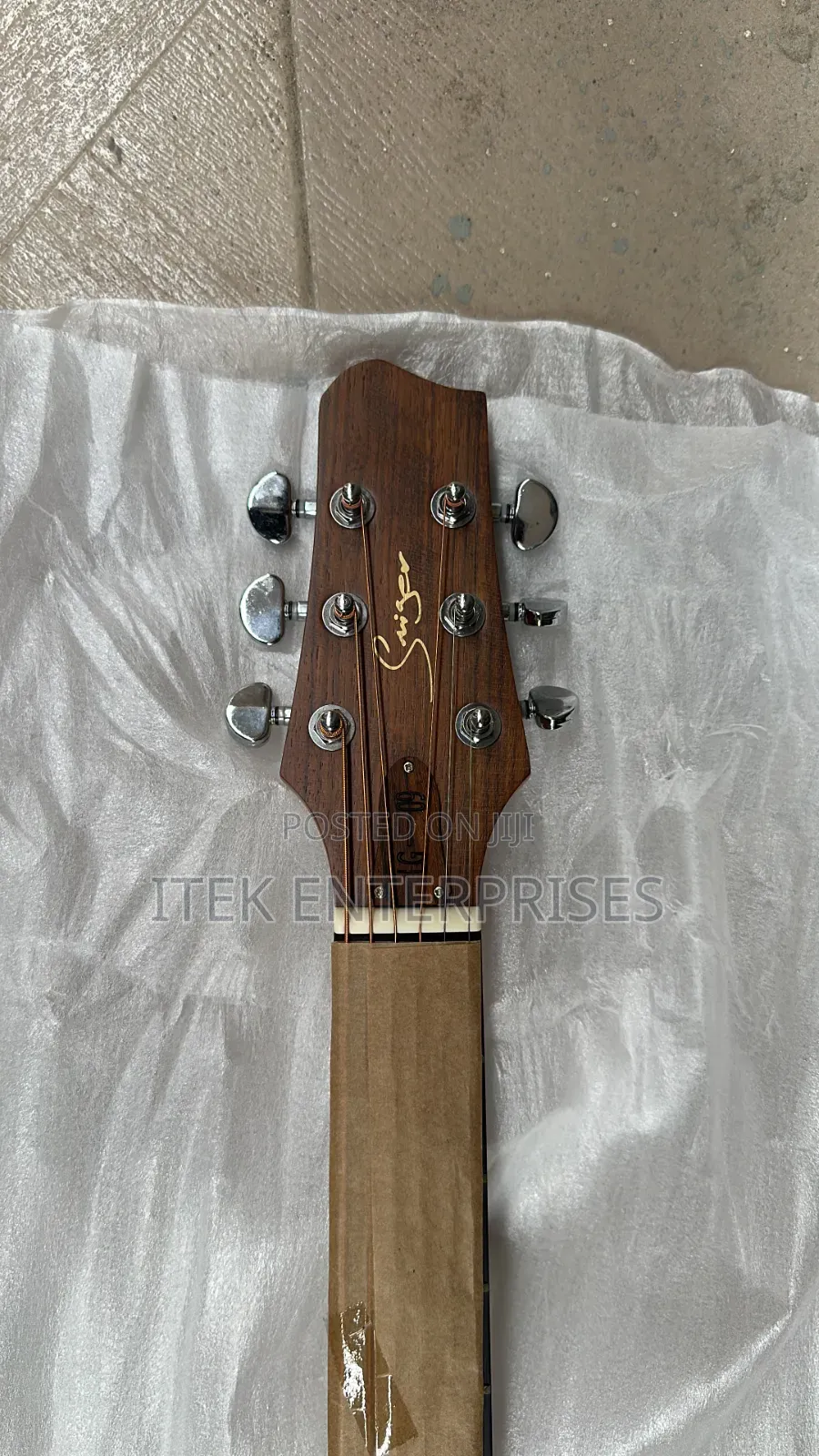 Smiger Lg-09 Semi Acoustic Guitar