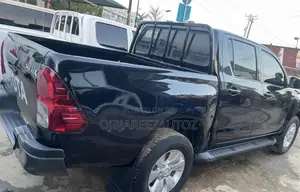 Toyota Hilux 2018 Black
