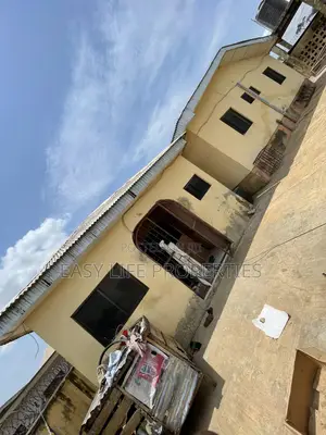3bdrm Block of Flats in Ajoda Estate, Alakia for sale