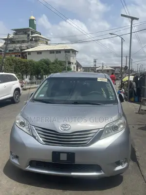 Toyota Sienna XLE 7 Passenger 2012 Gray