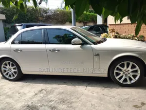Jaguar XJ 4.2 Super V8 2009 White