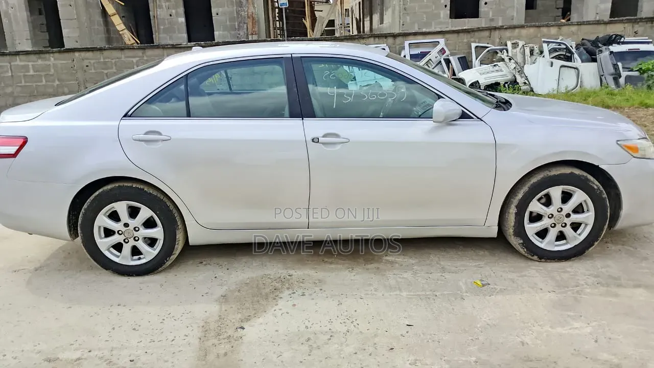 Toyota Camry 2011 Silver