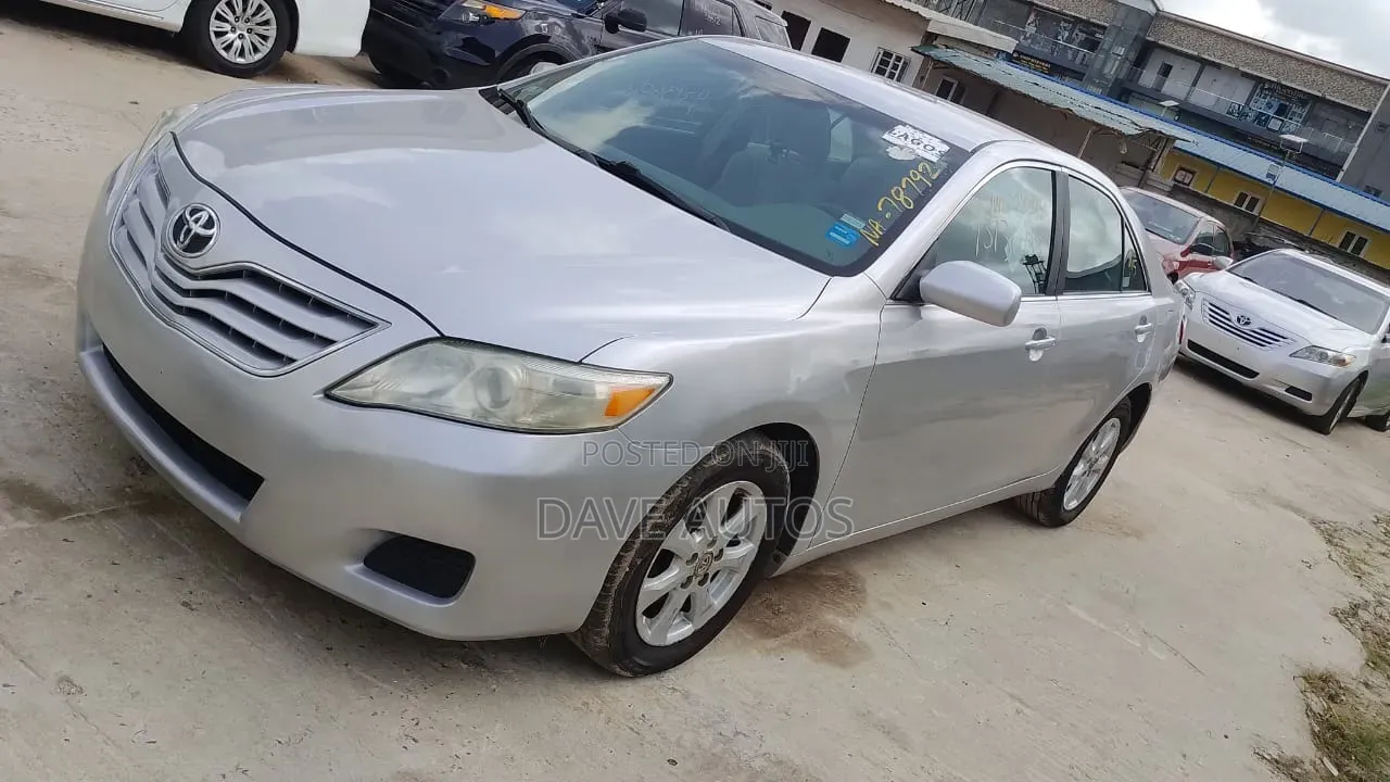 Toyota Camry 2011 Silver