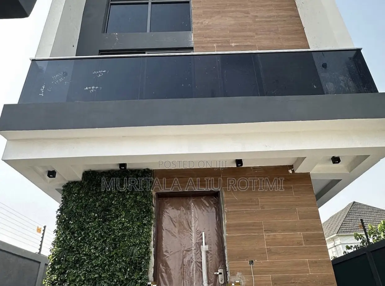Frameless Balcony Glass