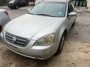 Nissan Altima 2004 Silver