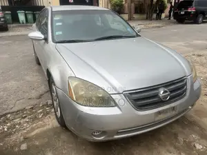 Nissan Altima 2004 Silver