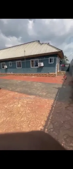 6bdrm Bungalow in Benin City for sale