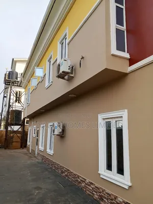 6bdrm Duplex in Berger for sale