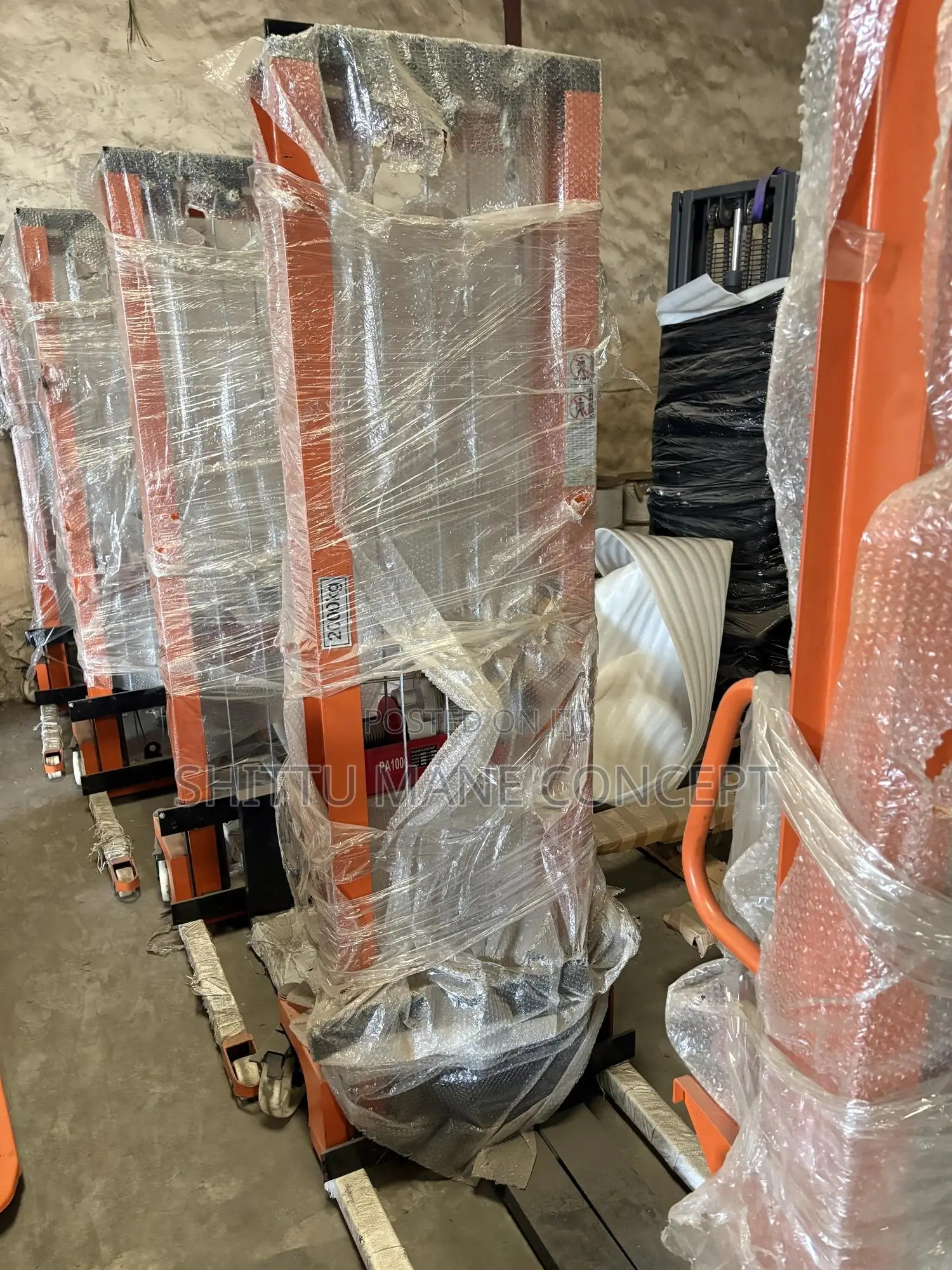 Manual Hydraulic Stalker 2000 Kg. (2 Tons )