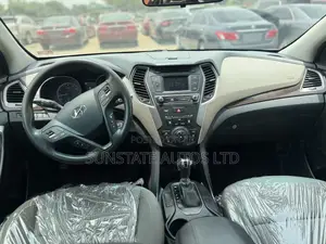 Hyundai Santa Fe 2017 White
