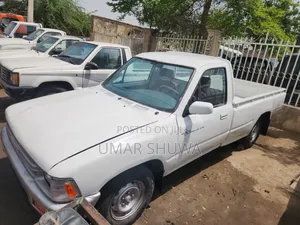 Toyota Hilux 1996 White