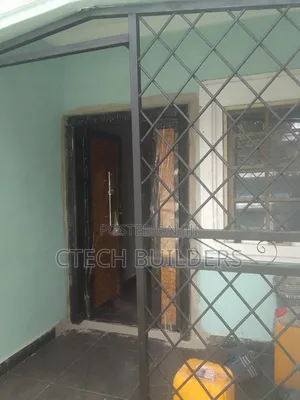 3bdrm Block of Flats in Benin City for rent
