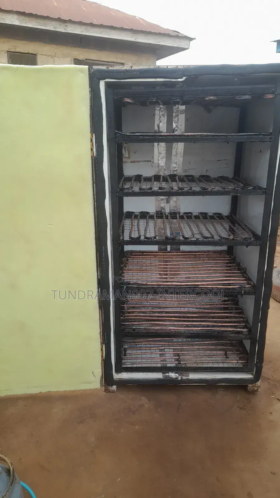 Refrigerators Technician